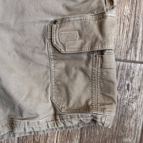 Duluth Trading Cargo Shorts Mens 42 Flex Fire Hose Khaki Flap Pockets Canvas - Picture 5 of 6